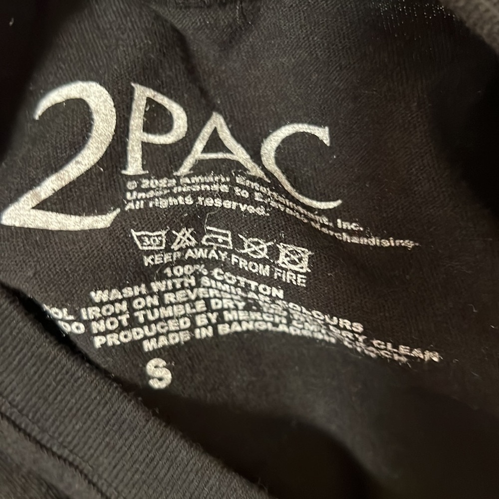 VTG - 2pac T- Shirt - Adult Small - All Eyes On Me - Like New - Picture 3 of 3